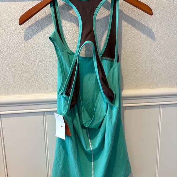 NWT Nike Athletic women’s workout tank top - Picture 7 of 8